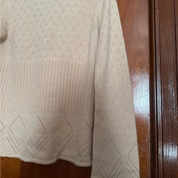 Tashia London Women’s sand color 100% cashmere sweater. L  Made in Nepal $35.00 - Picture 3 of 4